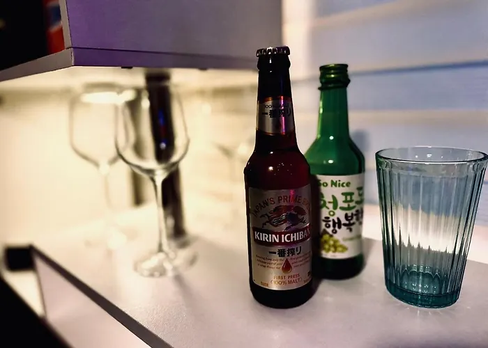 Apartment Luxurious 2 Bedroom Oasis In Air Residences With Bar Ktv And Games *