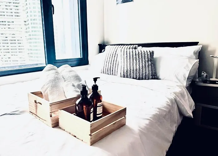 Luxurious 2 Bedroom Oasis In Air Residences With Bar Ktv And Games Apartment Manila