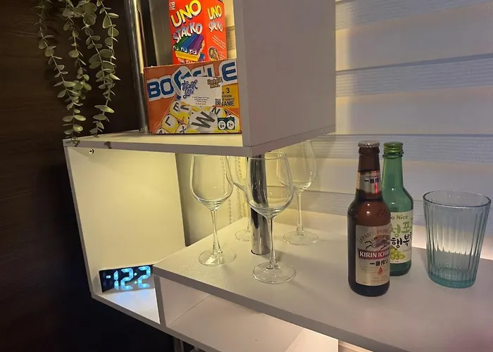 Luxurious 2 Bedroom Oasis In Air Residences With Bar Ktv And Games Apartment