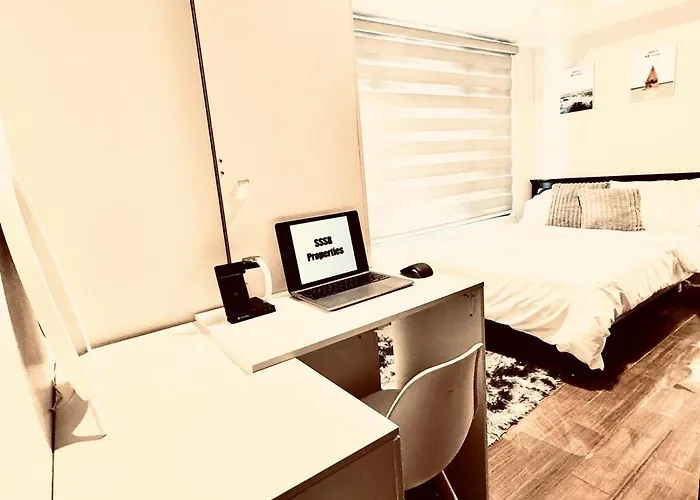 Luxurious 2 Bedroom Oasis In Air Residences With Bar Ktv And Games Apartment